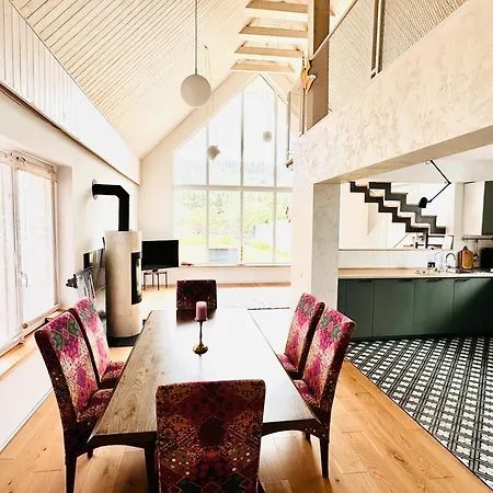 Pineview Lempes Villa *