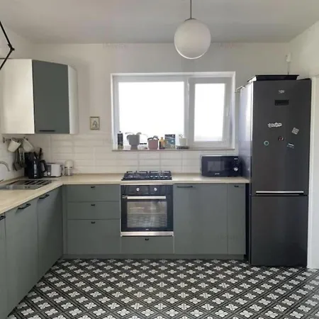 Pineview Lempes Villa *