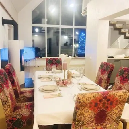 Pineview Lempes וילה *