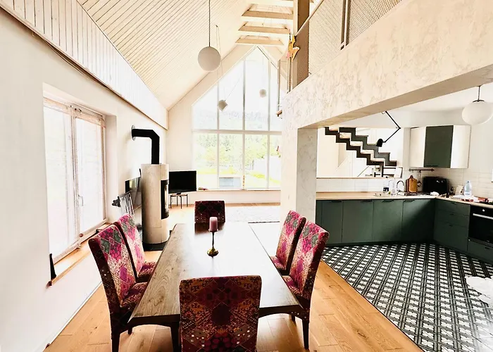 Pineview Lempes Villa *