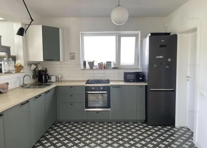 Pineview Lempes Villa *